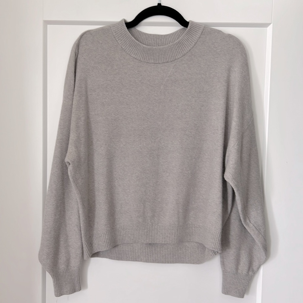 Abercrombie & Fitch Gray Crew Neck Sweater